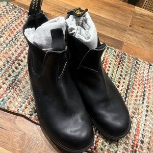 Blundstone Rugged Black Soles